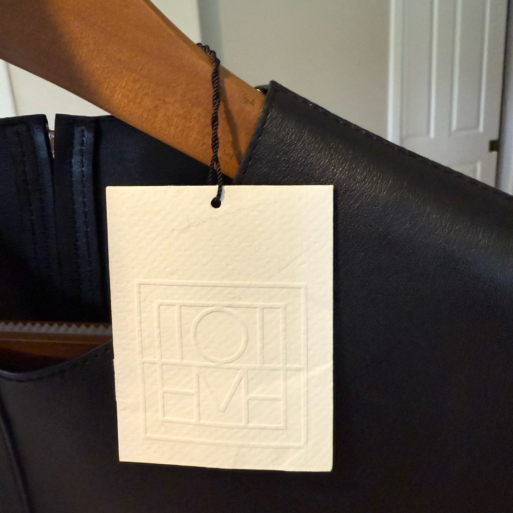 Toteme Black Sleeveless Boxy Tank Top - Picture 5 of 6